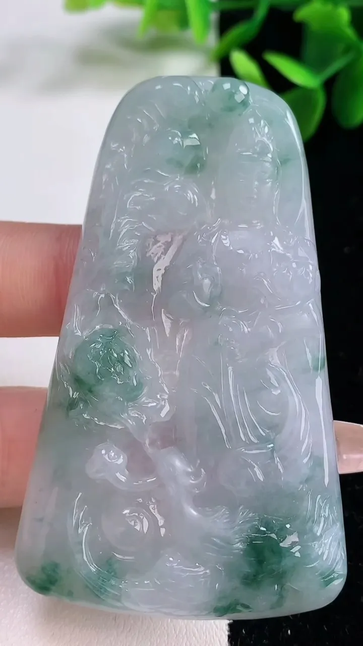 天然A货翡翠飘花普贤菩萨吊坠，尺寸69.7-41.7-5.5，重量:31.76g
12月25日