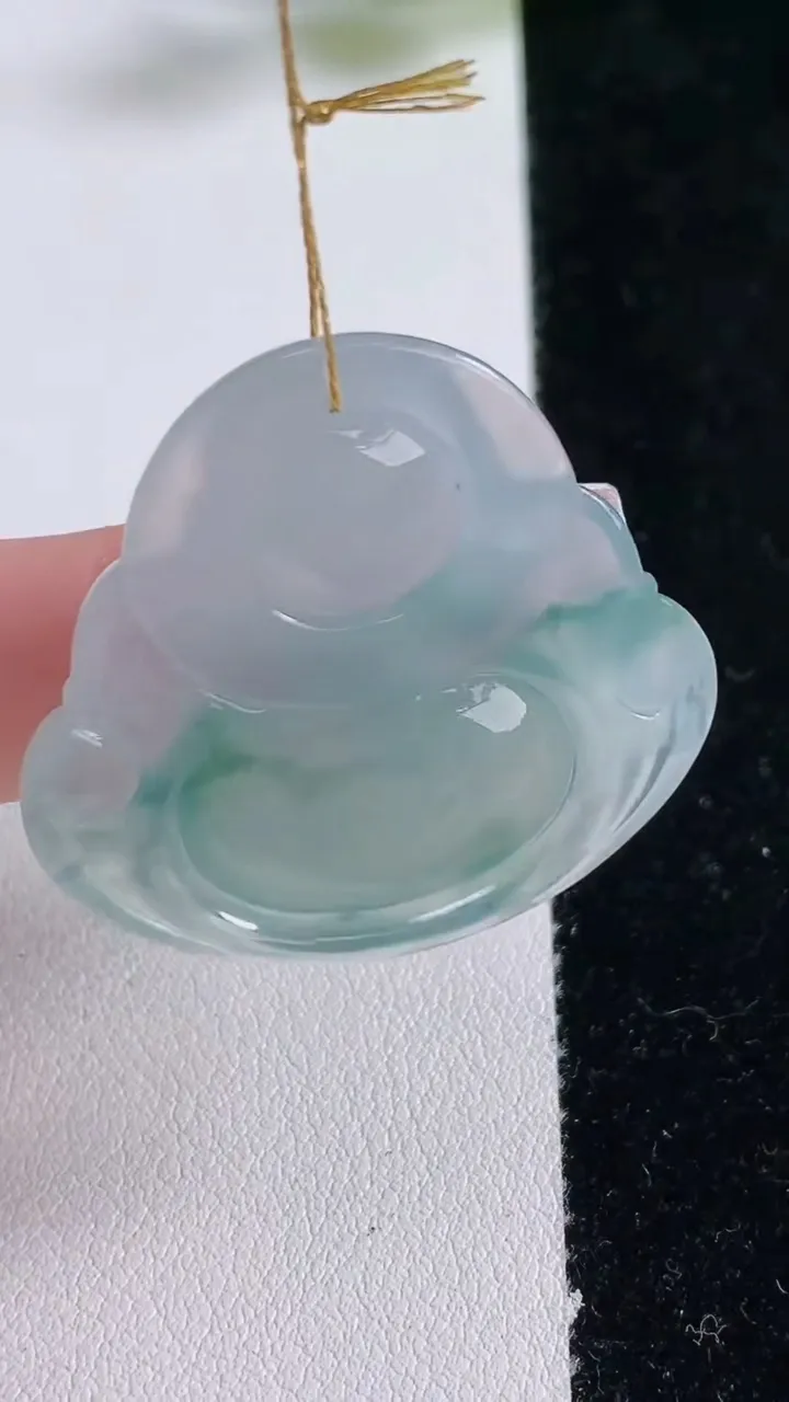 天然A货翡翠种飘花佛公吊坠，尺寸33-35.3-7.2，重量:12.70g
12月25日