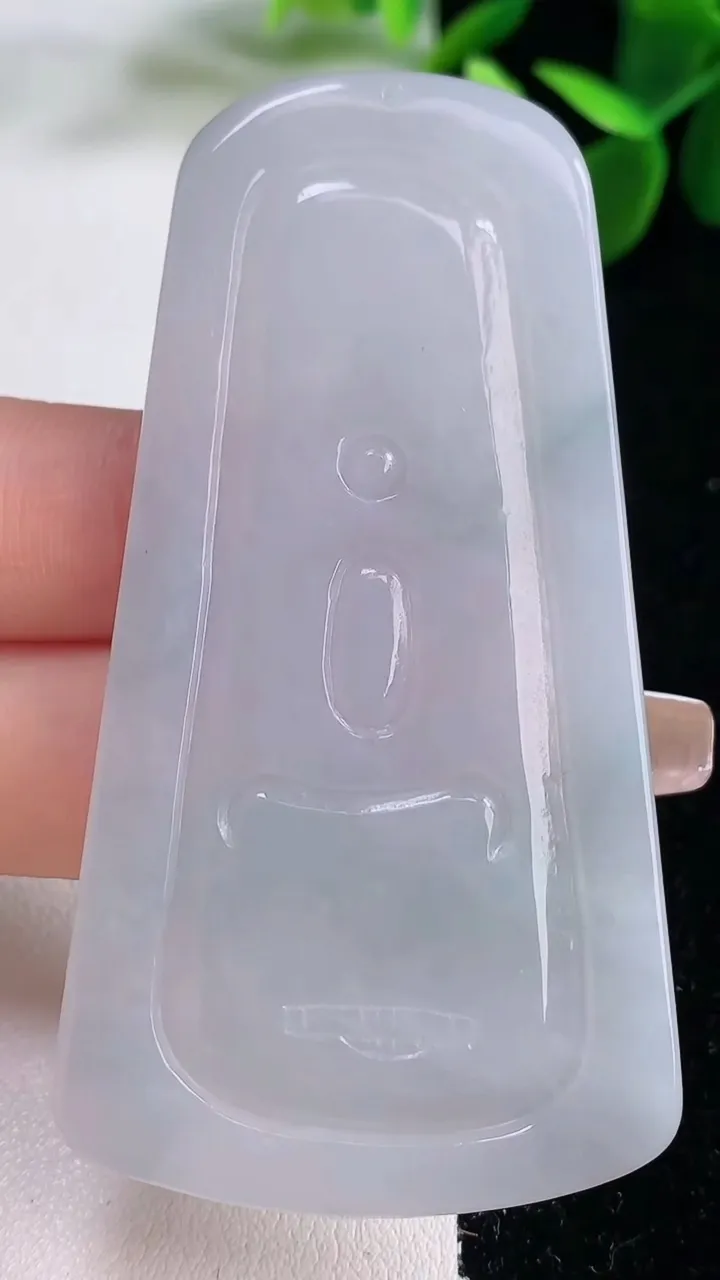 天然A货翡翠文殊菩萨吊坠，尺寸68.8-36.4-5.6，重量:30.75g
12月25日