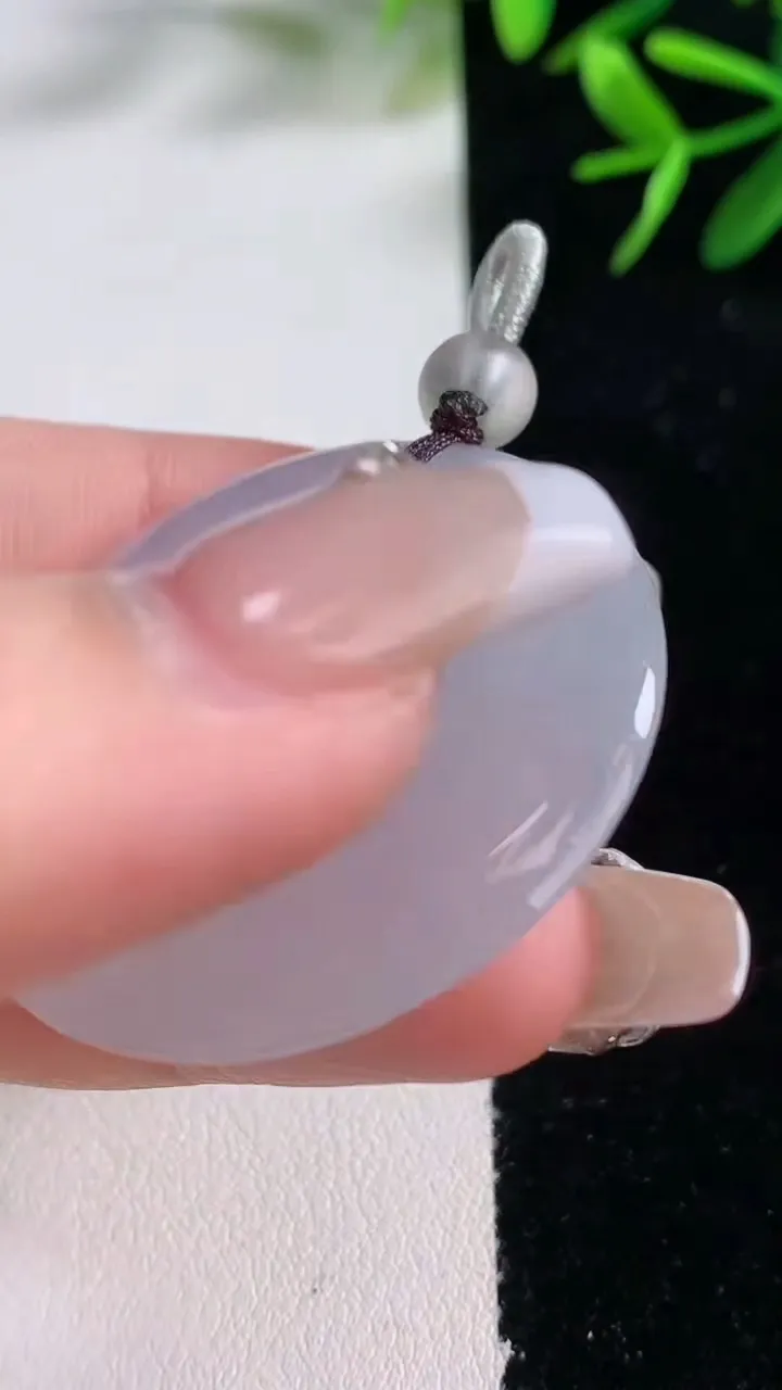 天然A货翡翠紫罗兰平安扣吊坠，尺寸37-5.6，重量:17.50g
12月26日