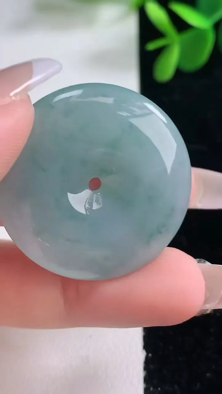 天然A货翡翠飘花平安扣吊坠，尺寸32.7-5.9，重量:13.74g
12月26日