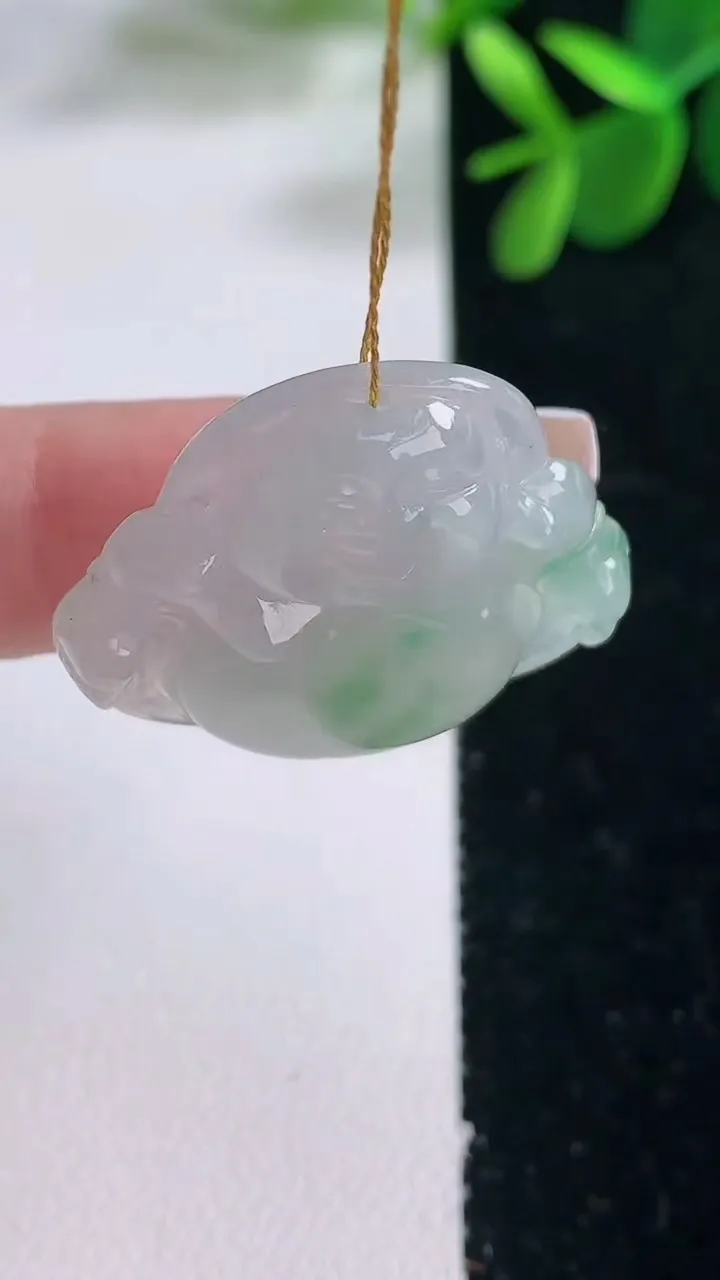 天然A货翡翠佛公吊坠，尺寸27-30-6，重量:7.36g
12月26日