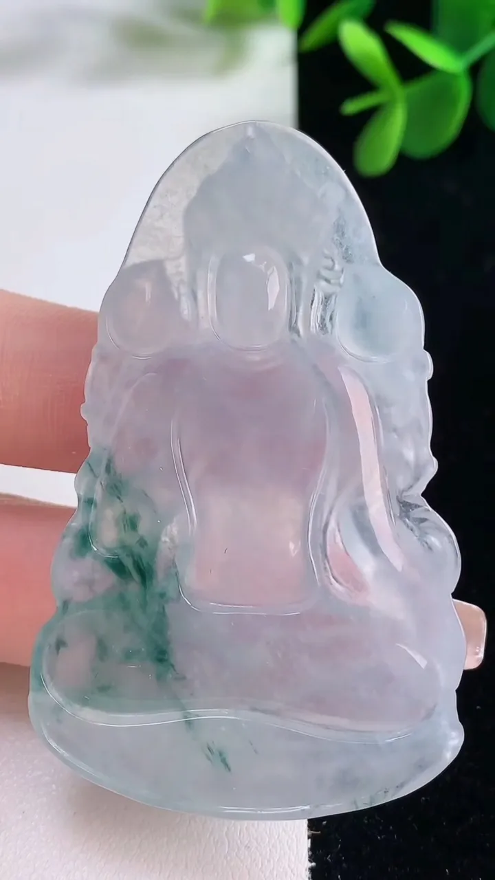 天然A货翡翠种飘花大势至菩萨吊坠，尺寸62-38.3-5.7，重量:22.72g
12月26日