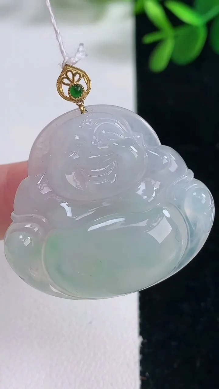 天然A货翡翠佛公吊坠，尺寸32.4-36-6.6，重量:11.94g
12月26日