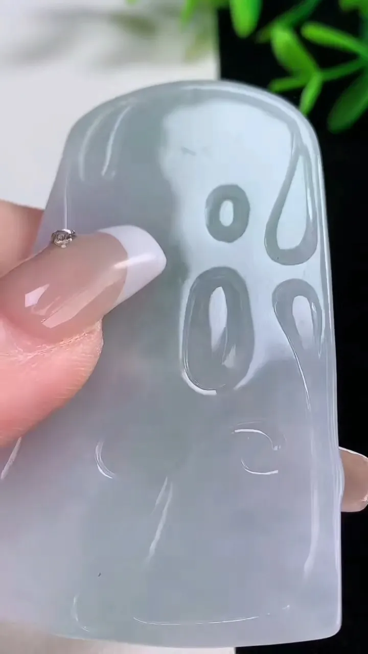 天然A货翡翠普贤菩萨吊坠，尺寸64-41-3.3，重量:22.87g
12月26日