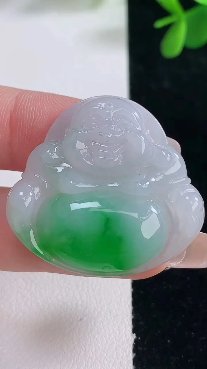 天然A货翡翠佛公吊坠，尺寸32-34.6-5.8，重量:9.79g
12月26日