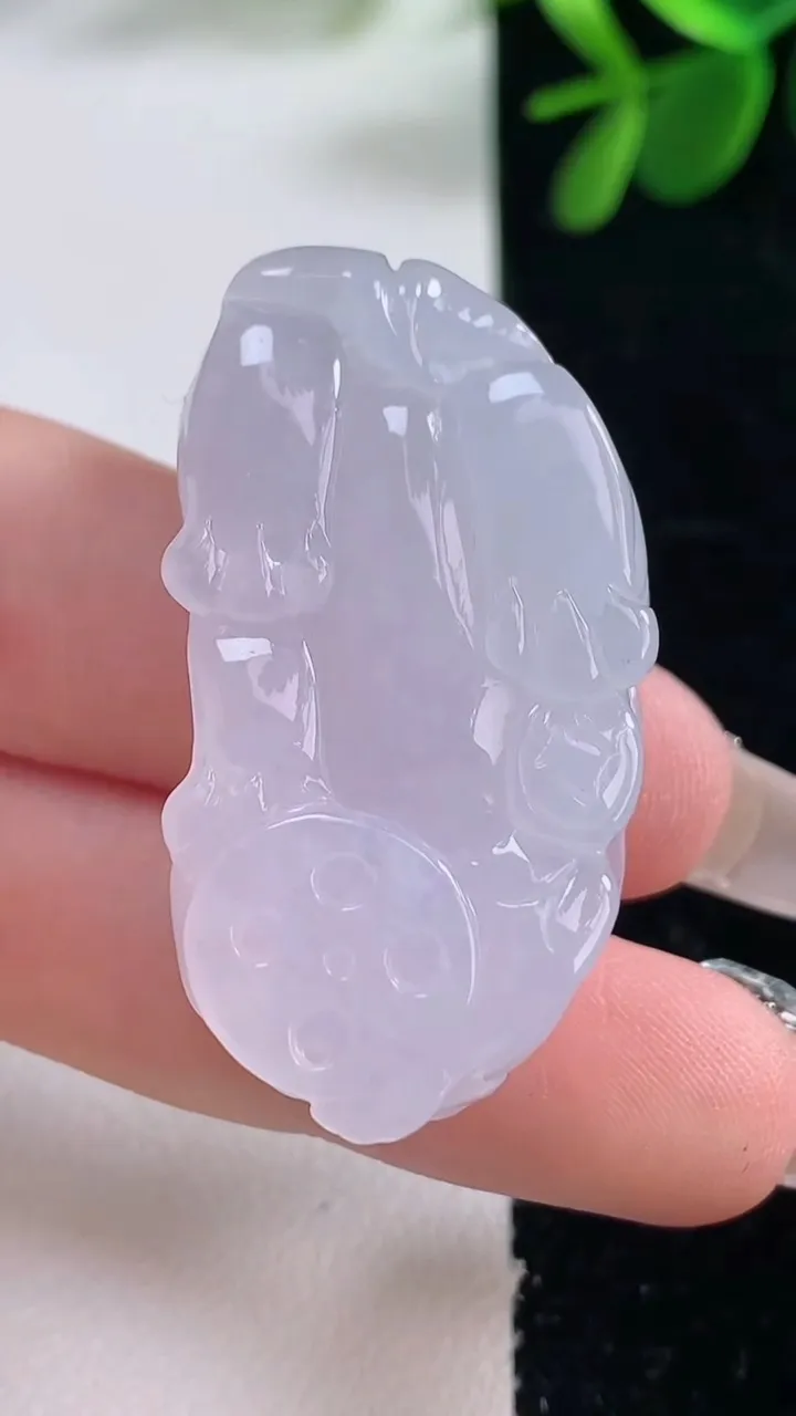 天然A货翡翠紫罗兰霸王貔貅吊坠，尺寸40.3-21-12.5，重量:23.72g
12月26日