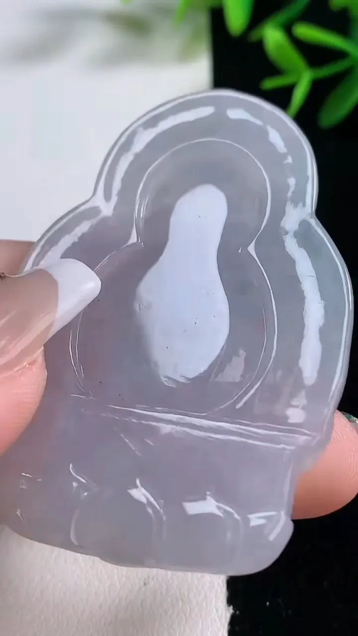 天然A货翡翠紫罗兰飘花大势至菩萨吊坠，尺寸59.2-39.5-6，重量:27.73g
12月26日