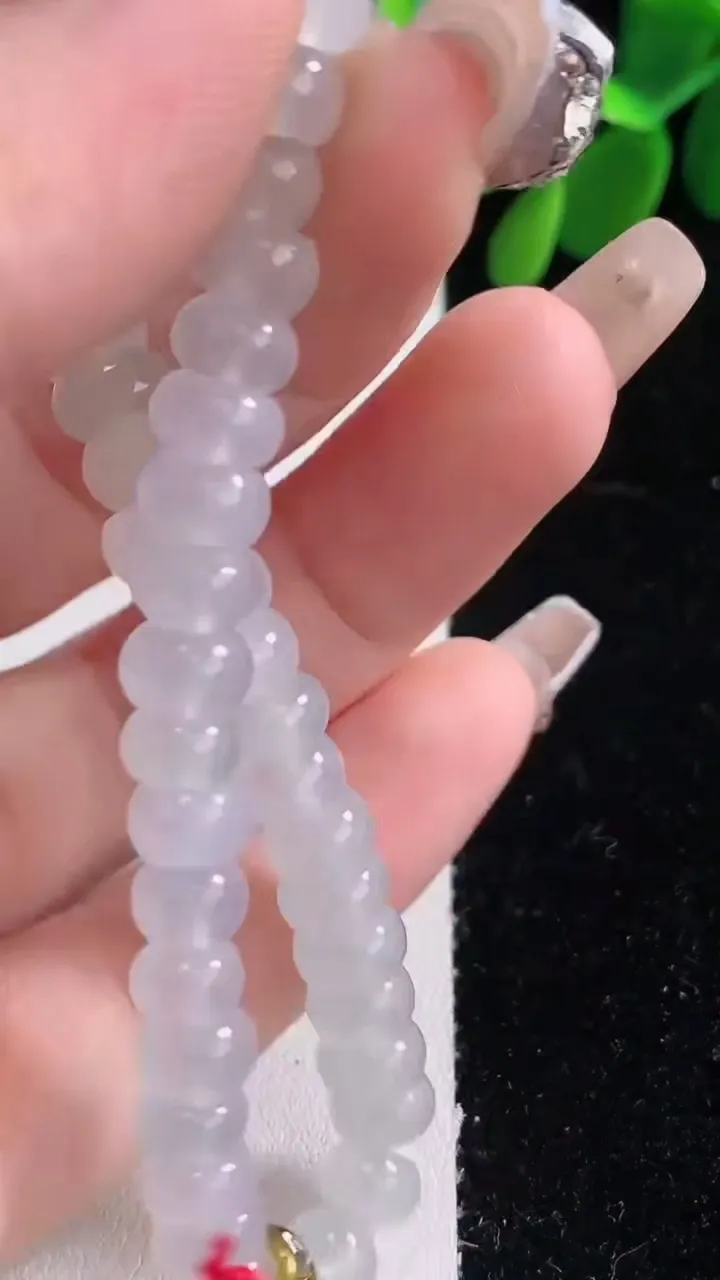 天然A货翡翠种白冰算盘珠手串，尺寸6.7-3.2-45颗，重量:18.35g12月26日
工厂直销收藏佳品,种好水足，色泽均匀，有种有色，上手高大气！