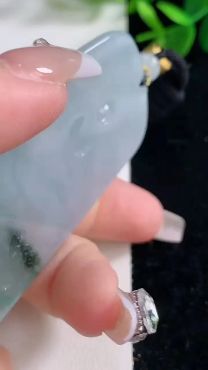 天然A货翡翠飘花普贤菩萨吊坠，尺寸65.6-39.7-6，重量:39.40g
12月26日