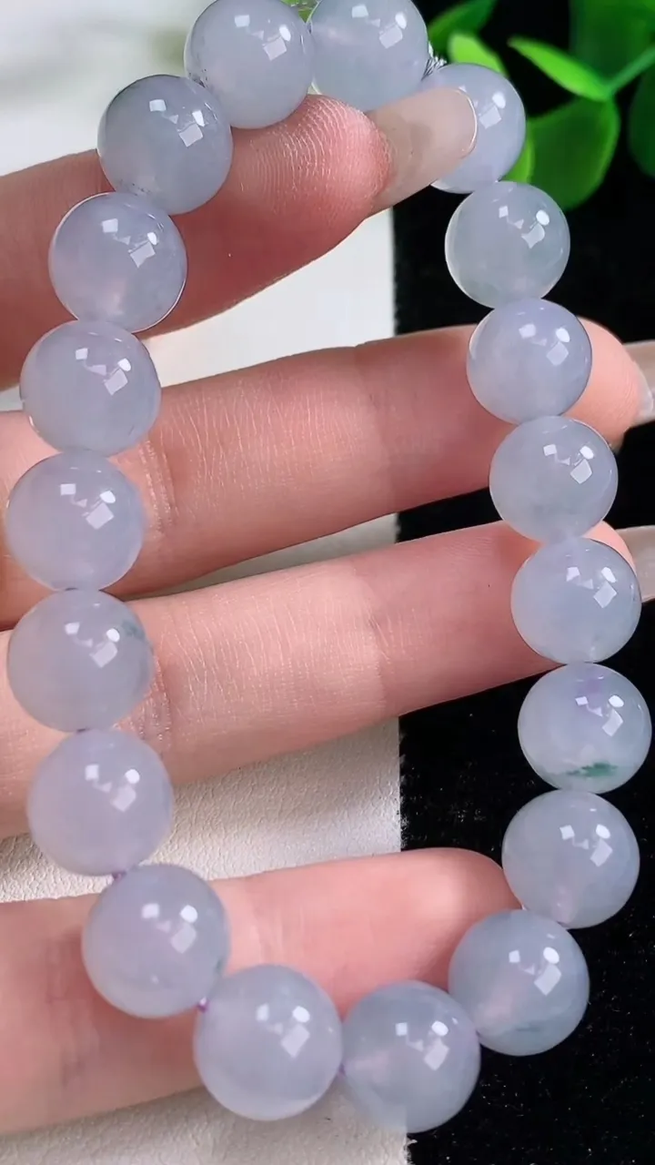 天然A货翡翠紫罗兰飘花圆珠手串，尺寸10-19颗，重量:33.36g12月26日
工厂直销收藏佳品,种好水足，色泽均匀，有种有色，上手高大气！