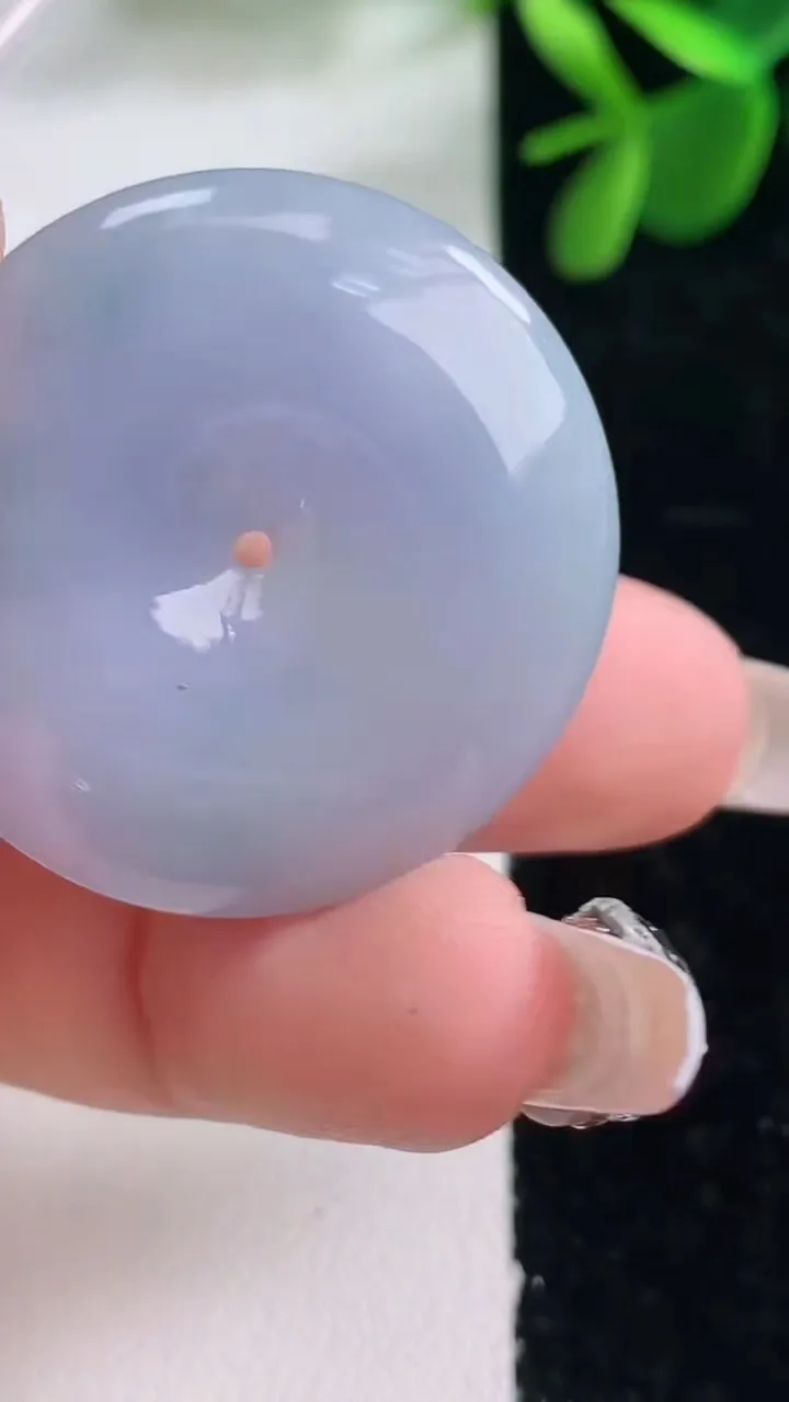 天然A货翡翠紫罗兰平安扣吊坠，尺寸32-5.9，重量:12.42g
12月26日