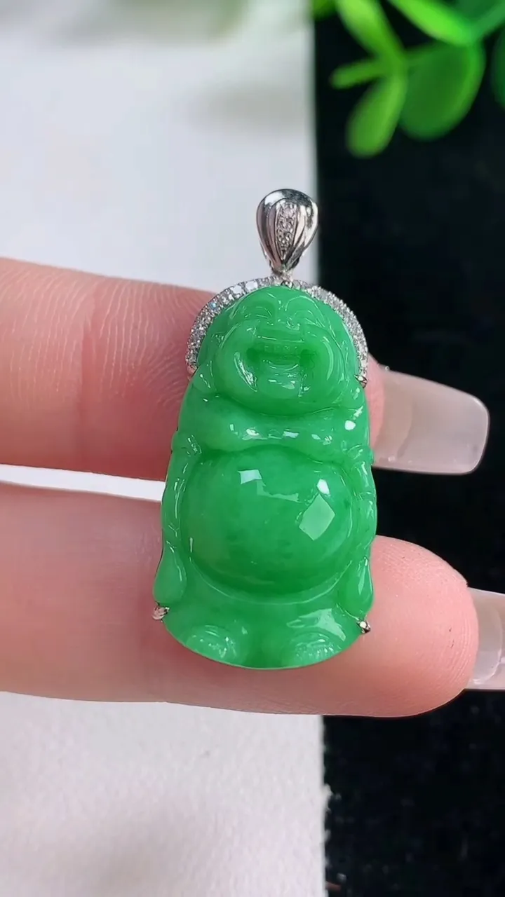 天然A货翡翠站佛 佛公吊坠，尺寸34.6-27-14.8-8.2，重量:5.75g
12月26日