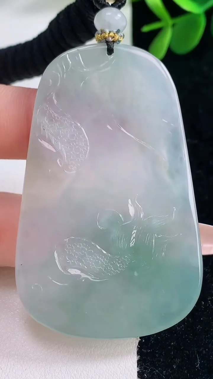 天然A货翡翠御龙大势至菩萨吊坠，尺寸608-38.3-5，重量:31.25g
12月26日