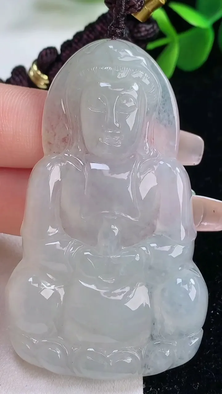 天然A货翡翠观音菩萨吊坠，尺寸65.6-39-6.2，重量:33.03g
12月26日