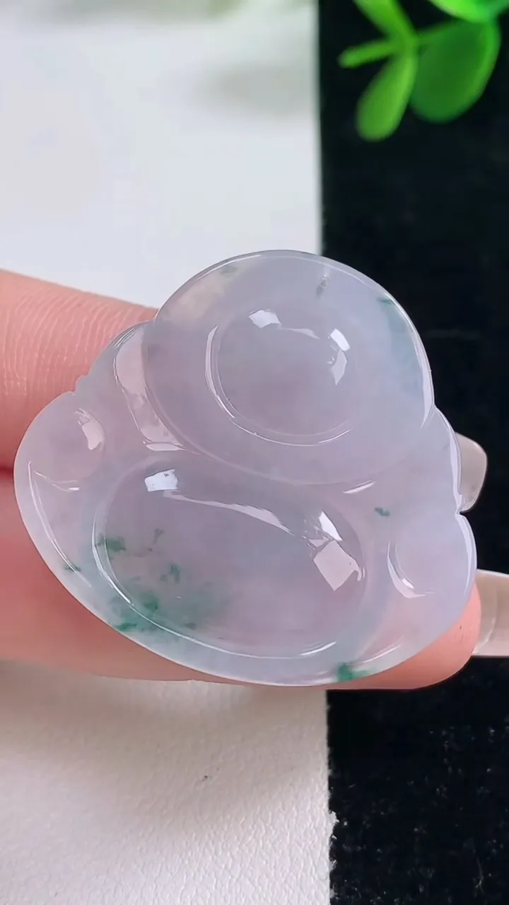 天然A货翡翠冰种飘花佛公吊坠，尺寸32.9-35.8-7.4，重量:13.85g
12月26日