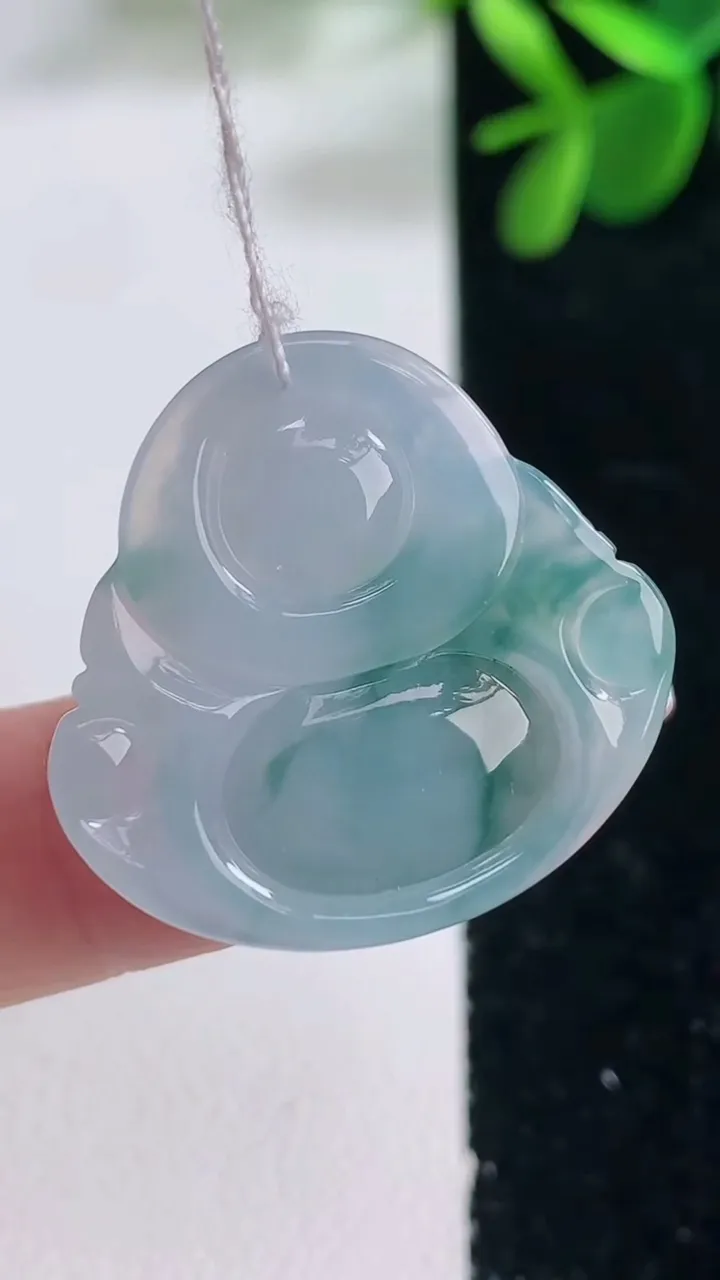 天然A货翡翠飘花佛公吊坠，尺寸25.4-26.8-5.8，重量:6.11g
12月26日