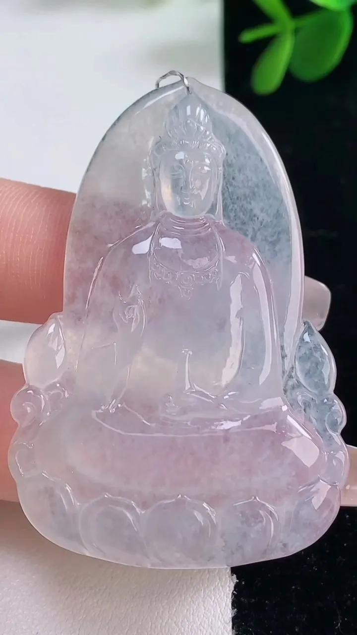 天然A货翡翠种白冰观音菩萨吊坠，尺寸55-37.5-5，重量:18.61g
12月26日