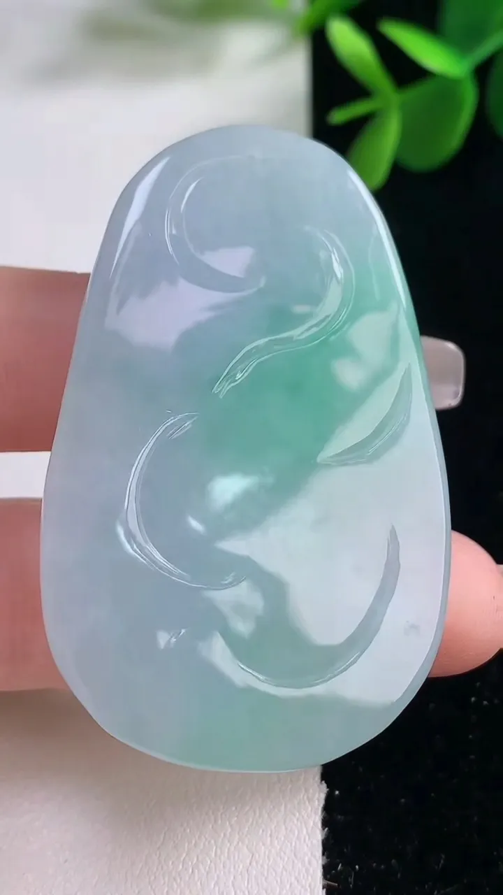 天然A货翡翠逍遥佛吊坠，尺寸53.7-33.6-8，重量:27.26g
12月26日