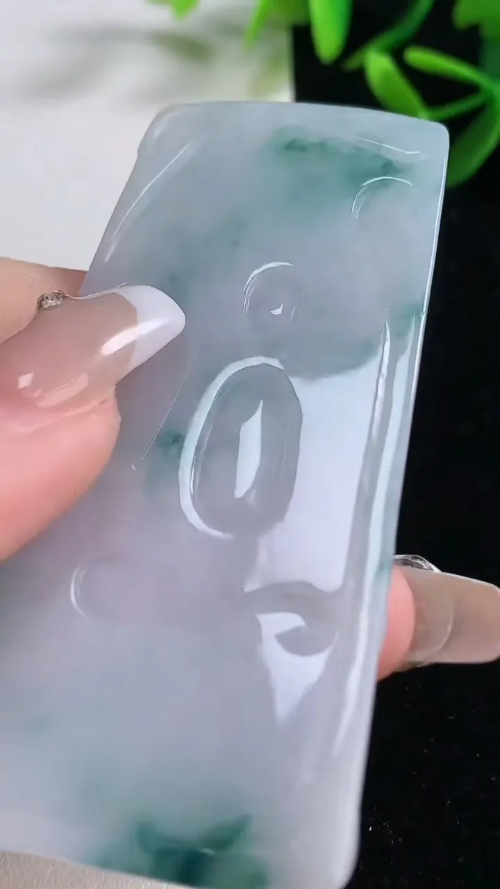 天然A货翡翠飘花文殊菩萨吊坠，尺寸73-37.6-5，重量:31.14g
12月26日