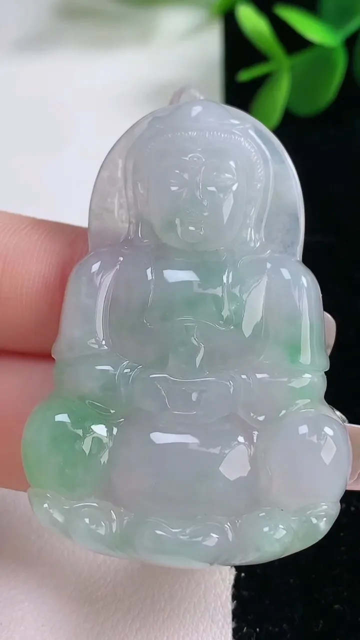 天然A货翡翠观音菩萨吊坠，尺寸51.2-34.8-5.8，重量:18.14g
12月26日