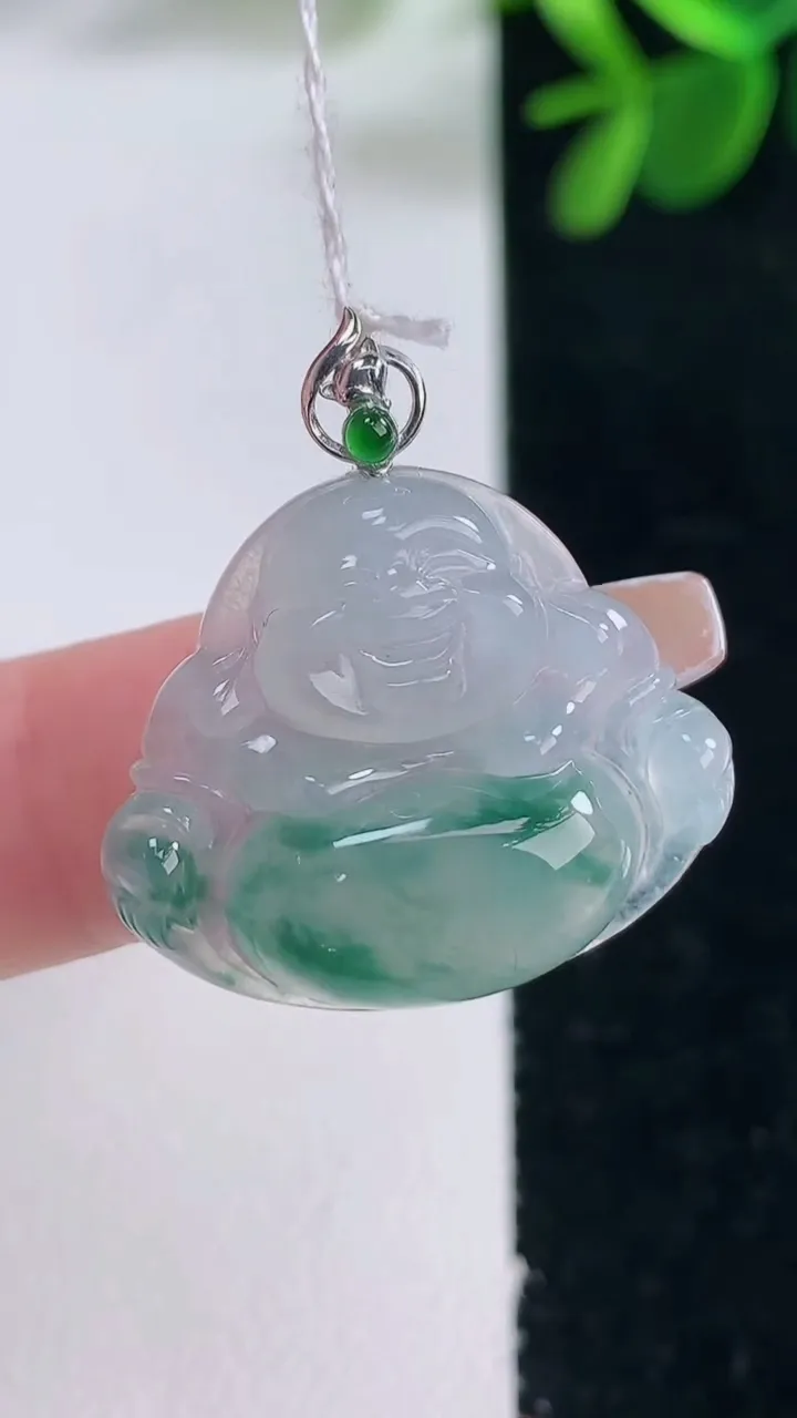 天然A货翡翠种飘花佛公吊坠，尺寸22-25.5-6，重量:5.30g
12月26日