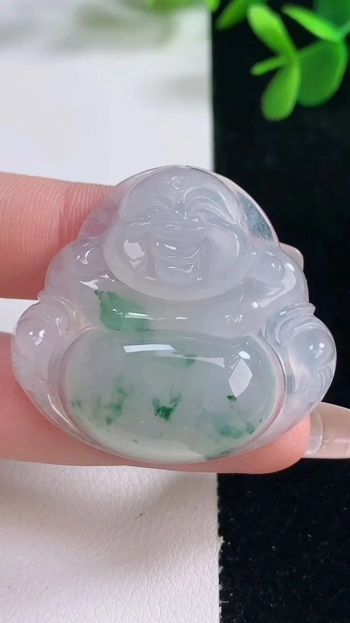 天然A货翡翠种飘花佛公吊坠，尺寸36.7-40-8.8，重量:17.96g
12月26日