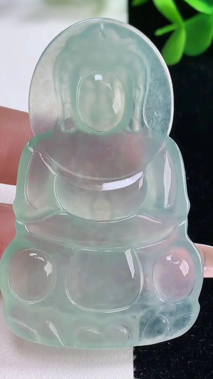 天然A货翡翠观音菩萨吊坠，尺寸66.4-40.8-5.5，重量:29.11g
12月26日