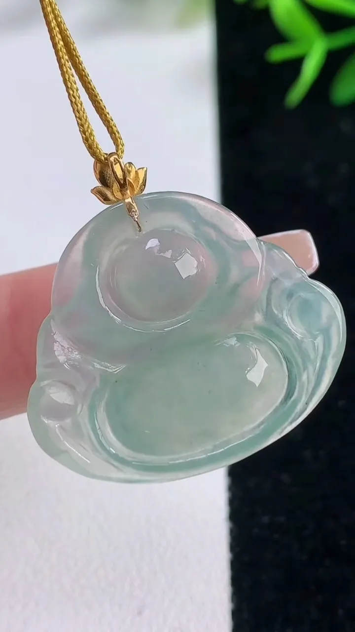 天然A货翡翠佛公吊坠，尺寸25.5-29.2-4.，重量:4.70g
12月26日