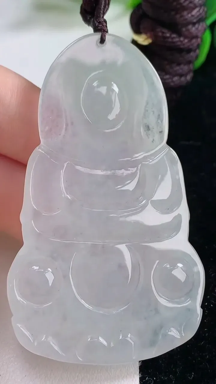 天然A货翡翠观音菩萨吊坠，尺寸65.6-39-6.2，重量:33.03g
12月26日