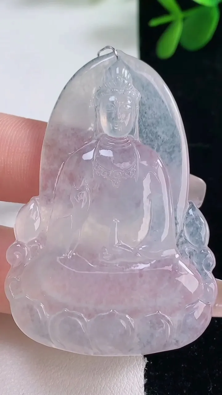 天然A货翡翠种白冰观音菩萨吊坠，尺寸55-37.5-5，重量:18.61g
12月26日