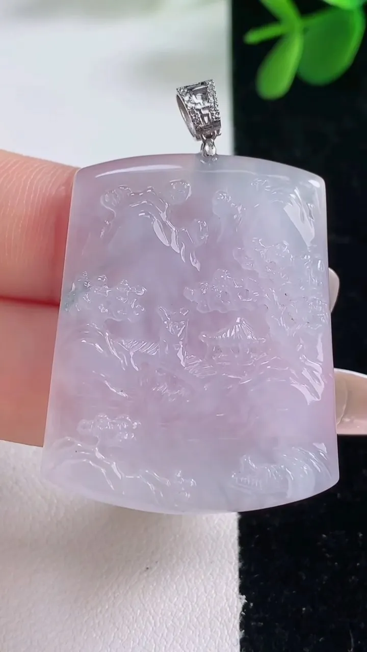 天然A货翡翠种紫罗兰山水牌吊坠，尺寸37.2-30-4，重量:11.71g
12月26日