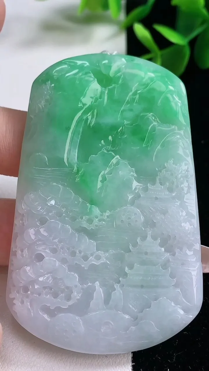 天然A货翡翠山水牌吊坠，尺寸69-44.7-4.3，重量:37.99g
12月26日