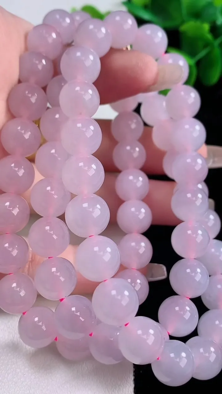 天然A货翡翠紫罗兰圆珠项链，尺寸9.8-62颗，重量:109.59g
12月26日