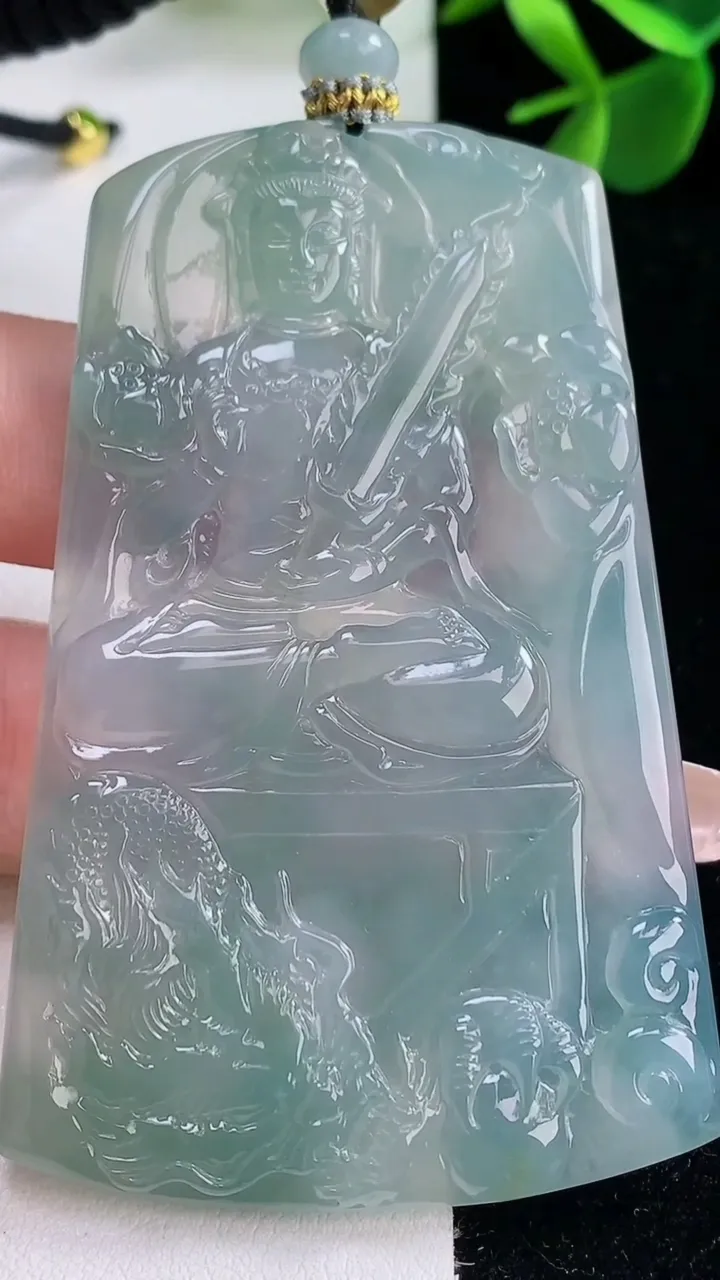 天然A货翡翠祥龙虚空藏菩萨吊坠，尺寸69.5-44.3-4.5，重量:41.98g
12月26日