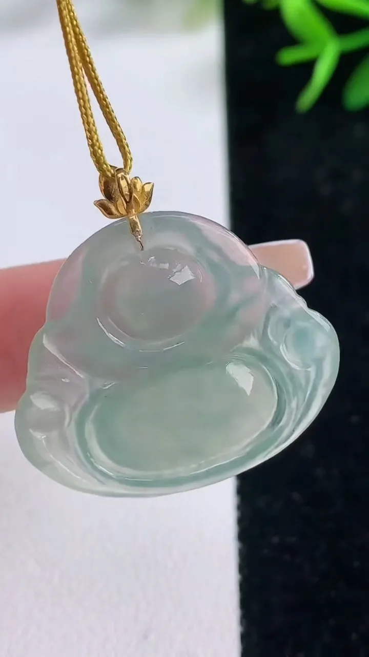 天然A货翡翠佛公吊坠，尺寸25.5-29.2-4.，重量:4.70g
12月26日