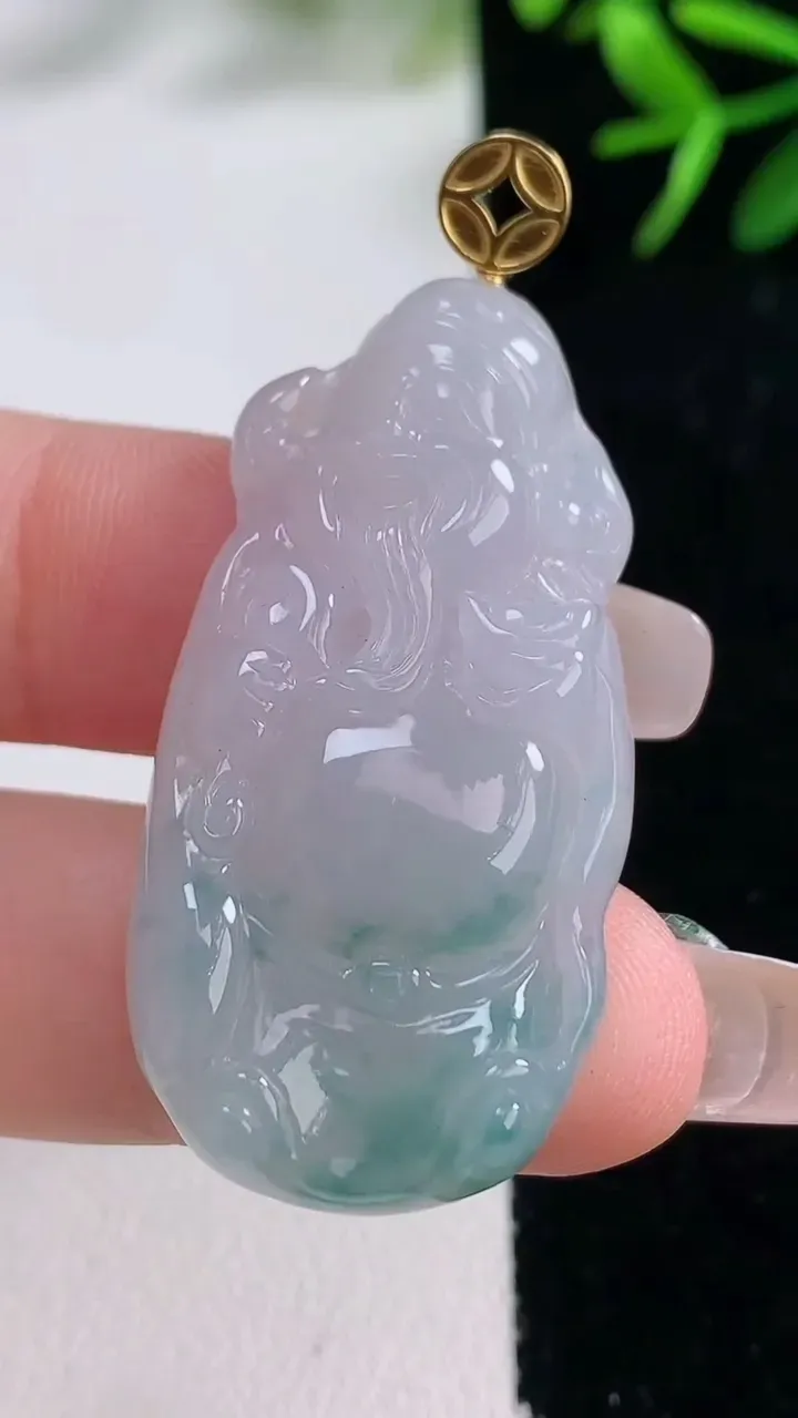 天然A货翡翠18K金飘花财神爷吊坠，尺寸40.7-20-6.2，重量:10.14g
12月26日