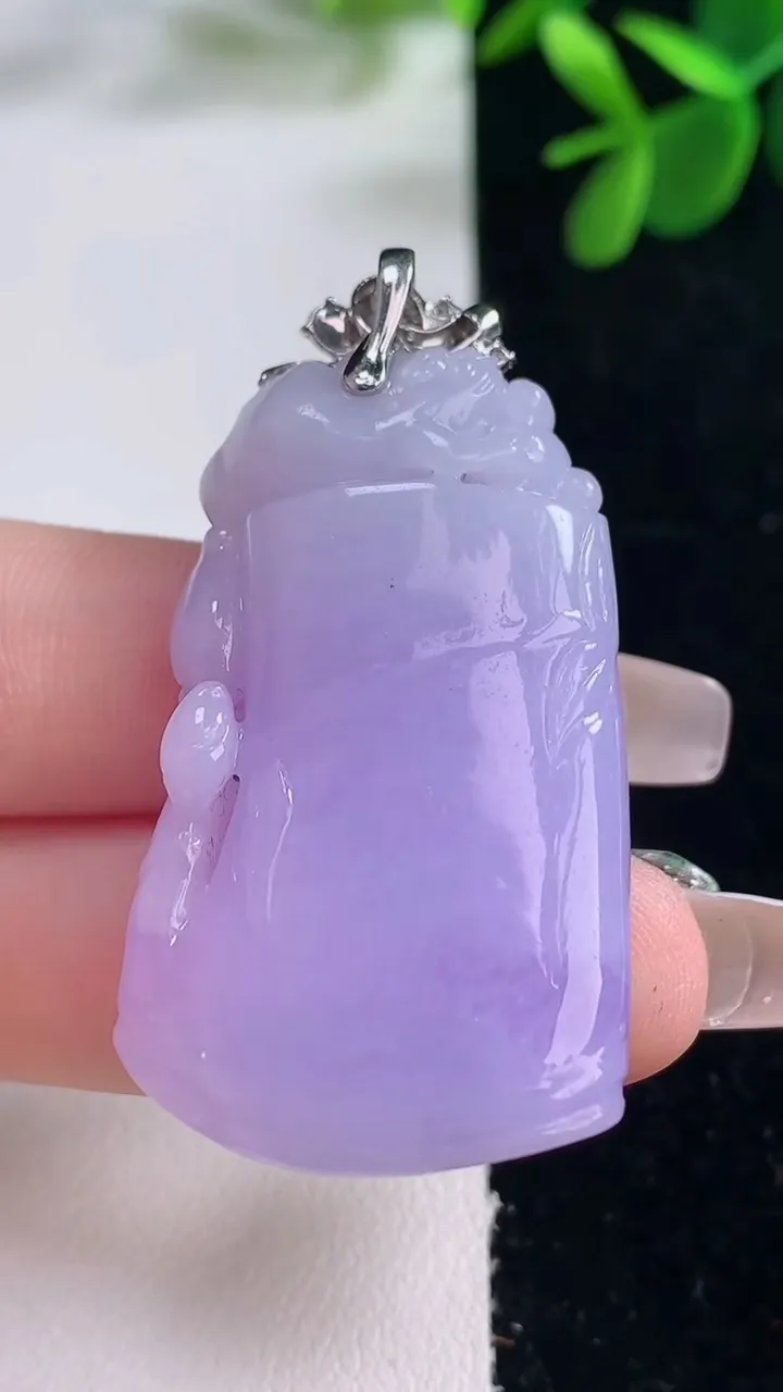 天然A货翡翠18K金紫罗兰节节高升 竹节吊坠，尺寸43-25-11.2，重量:24.31g
12月26日