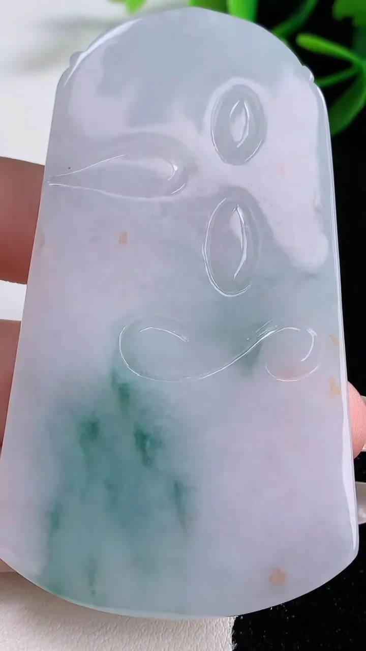 天然A货翡翠飘花普贤菩萨吊坠，尺寸77.7-43.3-5.8，重量:43.56g
12月26日