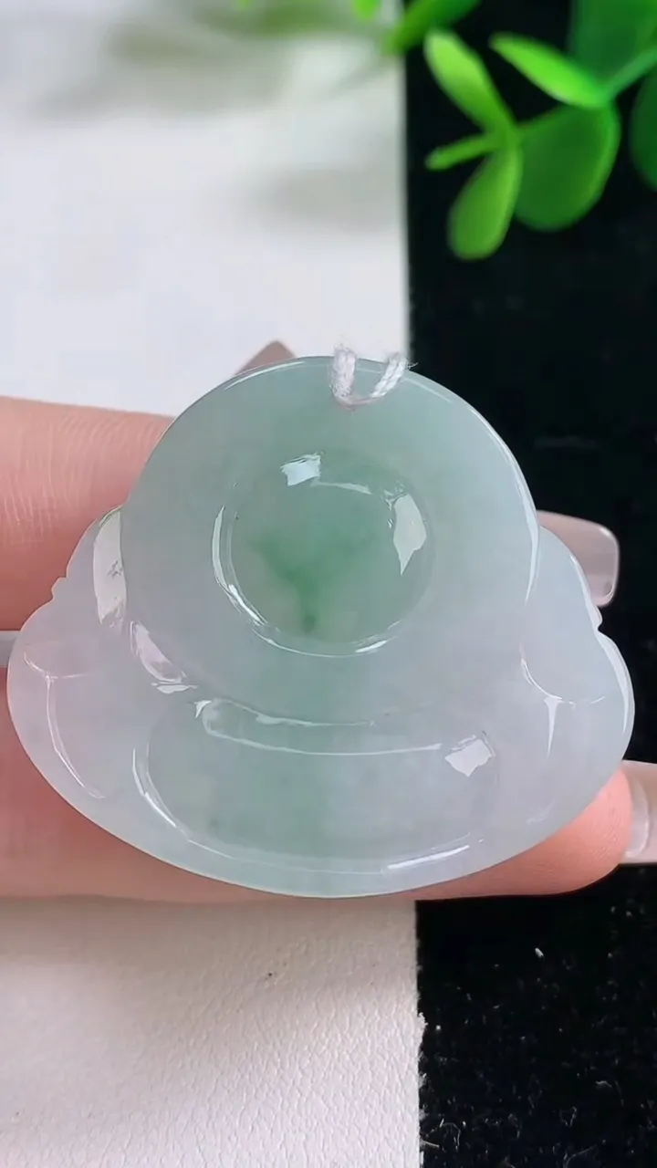 天然A货翡翠佛公吊坠，尺寸34.5-40-10.4，重量:22.03g
12月26日