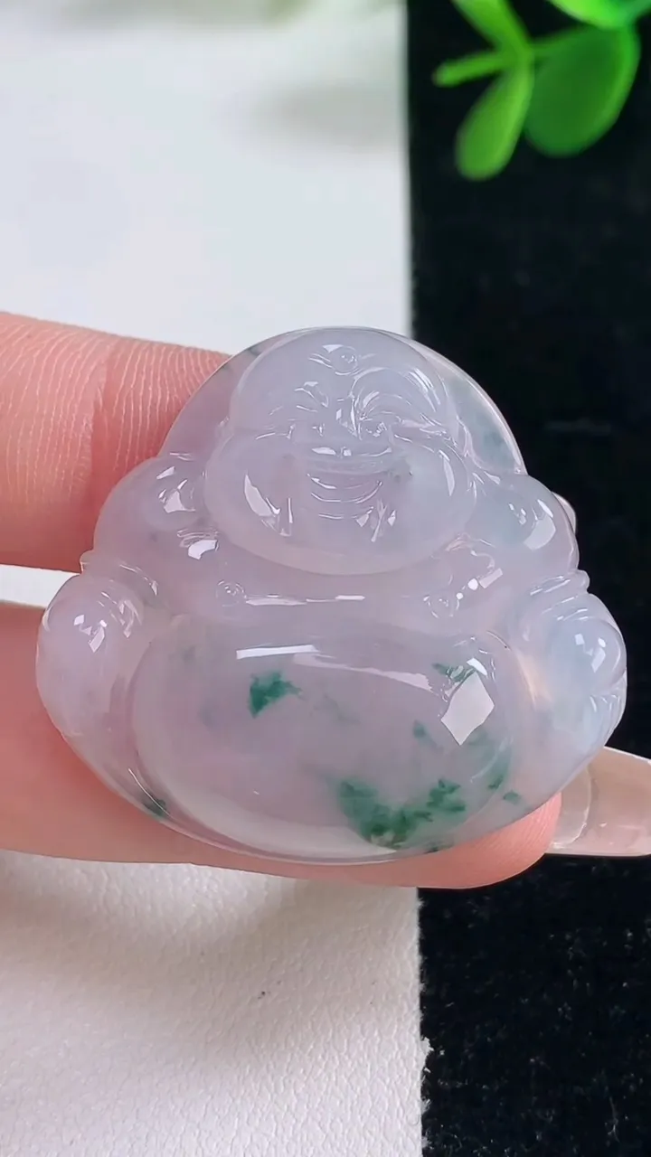 天然A货翡翠冰种飘花佛公吊坠，尺寸32.9-35.8-7.4，重量:13.85g
12月26日