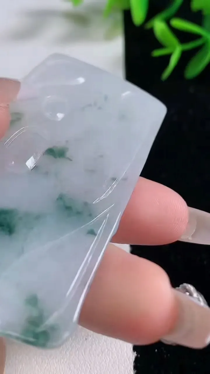 天然A货翡翠飘花文殊菩萨吊坠，尺寸705-38.5-5.5，重量:32.59g
12月26日