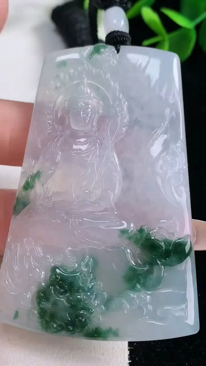 天然A货翡翠种飘花文殊菩萨吊坠，尺寸69-43.4-5.2，重量:42.33g
12月26日