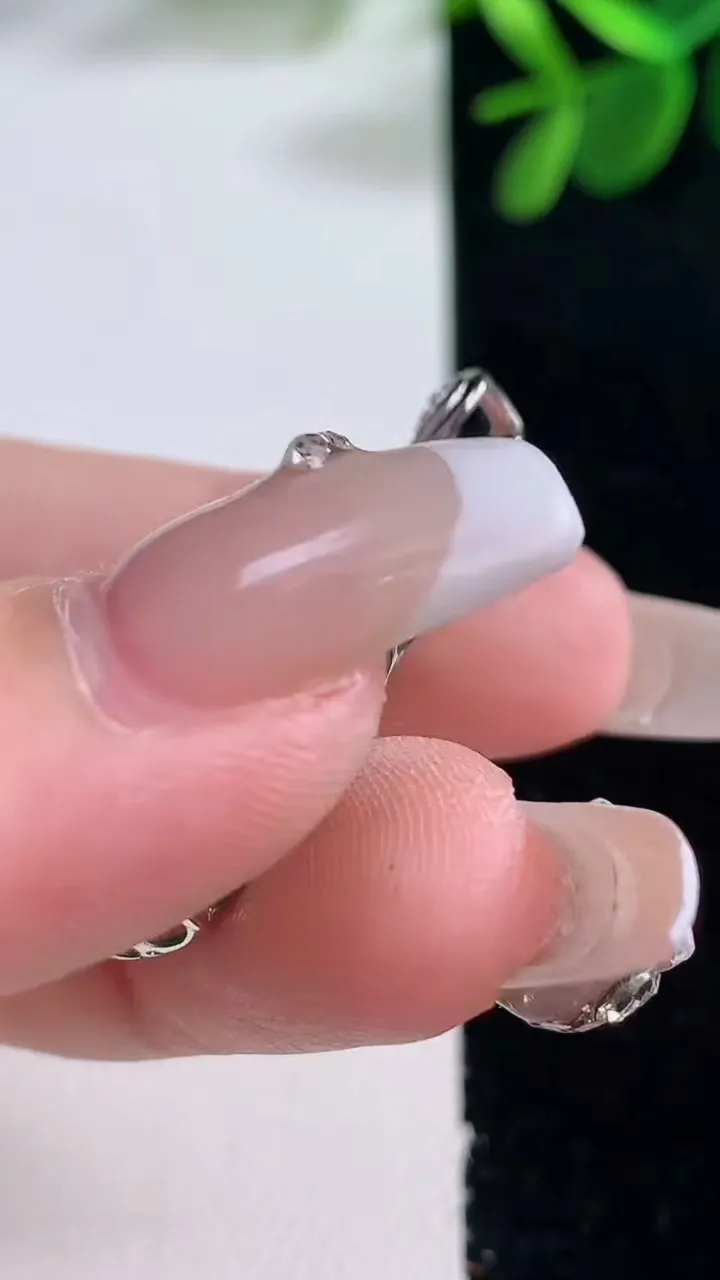 天然A货翡翠站佛 佛公吊坠，尺寸34.6-27-14.8-8.2，重量:5.75g
12月26日