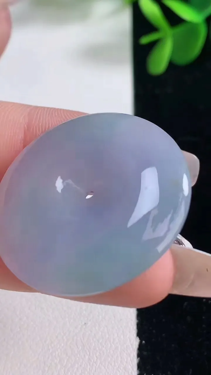 天然A货翡翠紫罗兰平安扣吊坠，尺寸32-5.9，重量:12.42g
12月26日