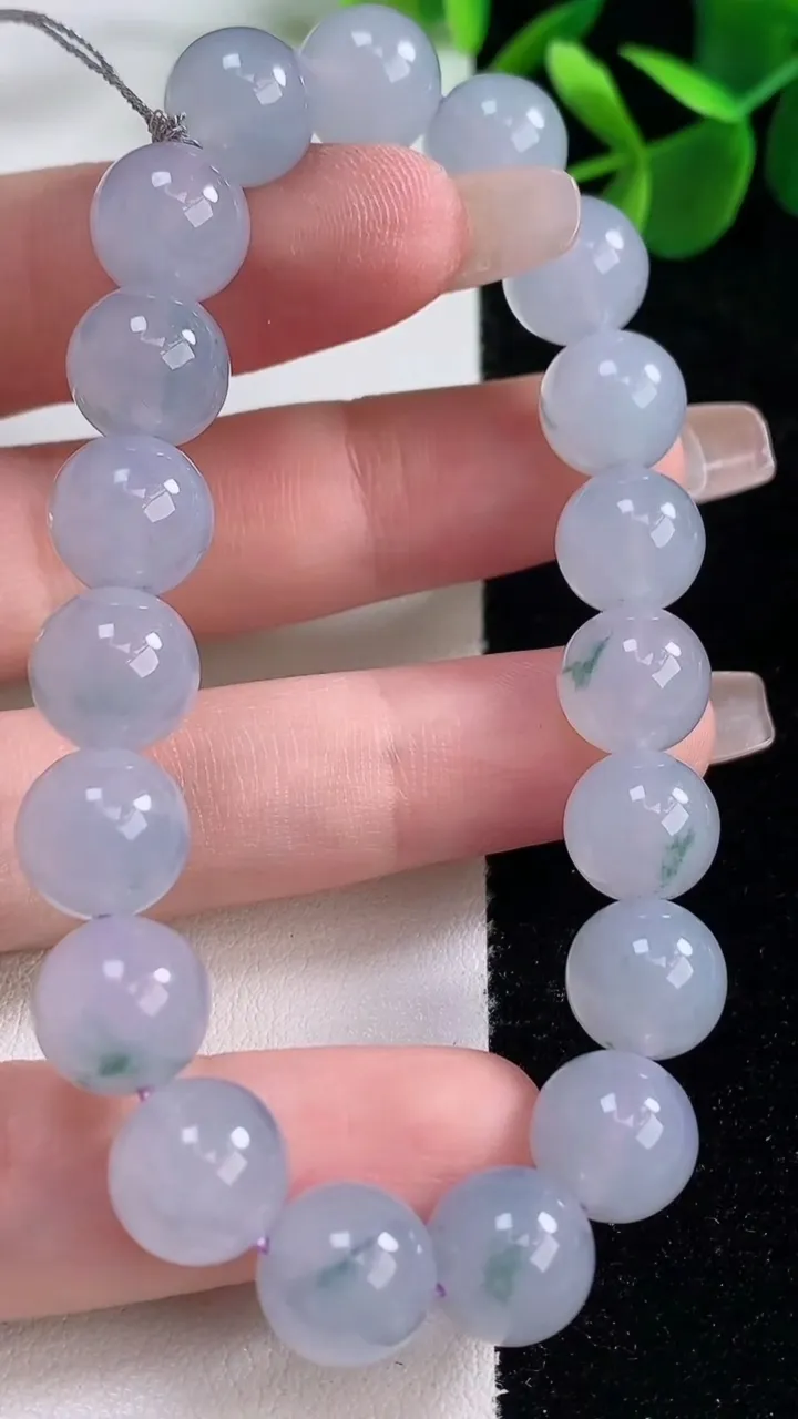 天然A货翡翠紫罗兰飘花圆珠手串，尺寸10-19颗，重量:33.36g12月26日
工厂直销收藏佳品,种好水足，色泽均匀，有种有色，上手高大气！