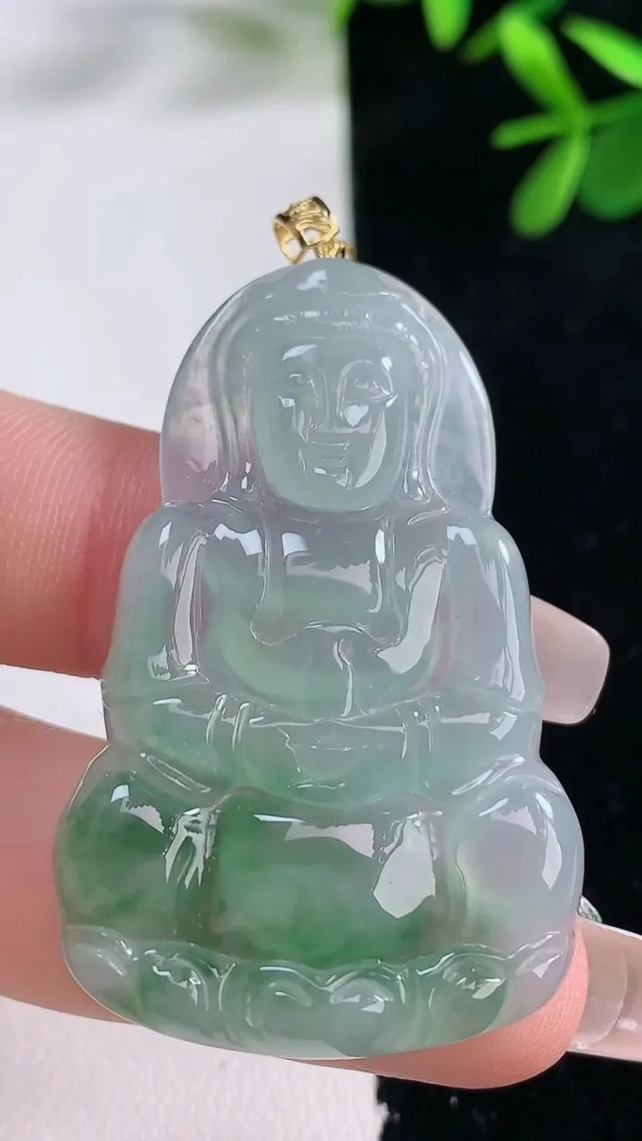 天然A货翡翠观音菩萨吊坠，尺寸45.2-28.8-4，重量:10.00g
12月27日