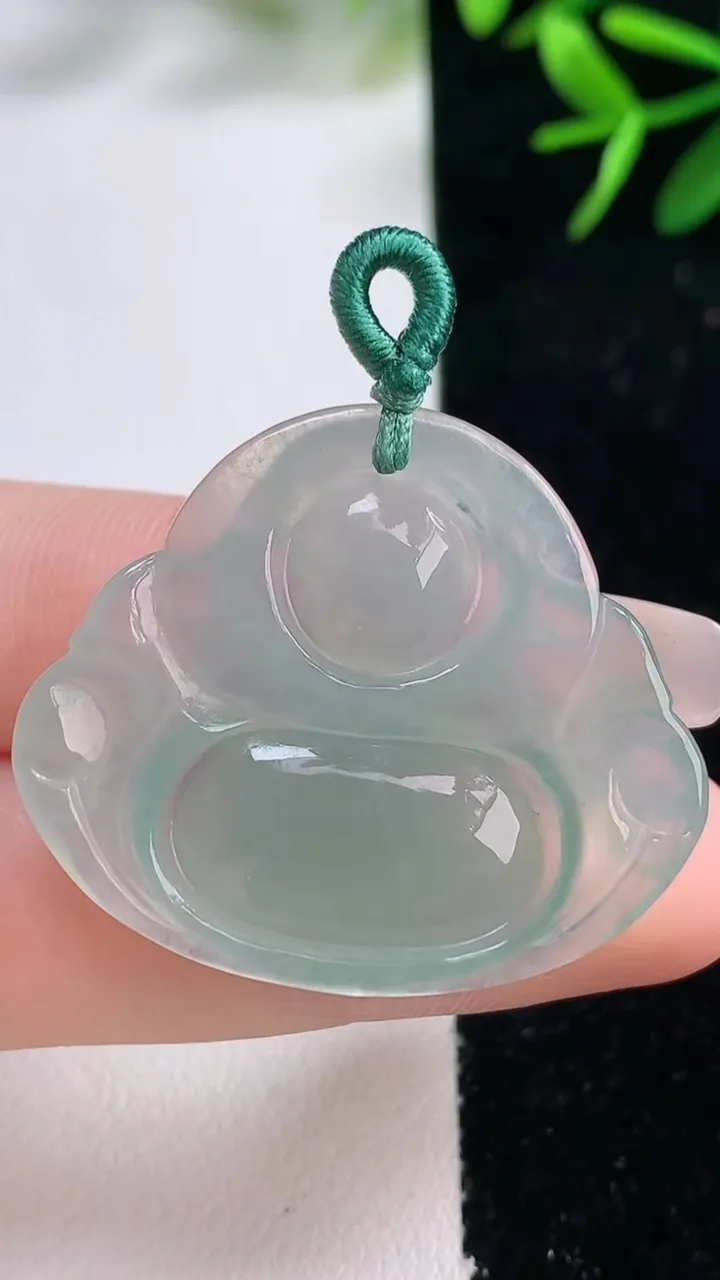 天然A货翡翠佛公吊坠，尺寸30.7-35.5-5.4，重量:8.46g
12月27日