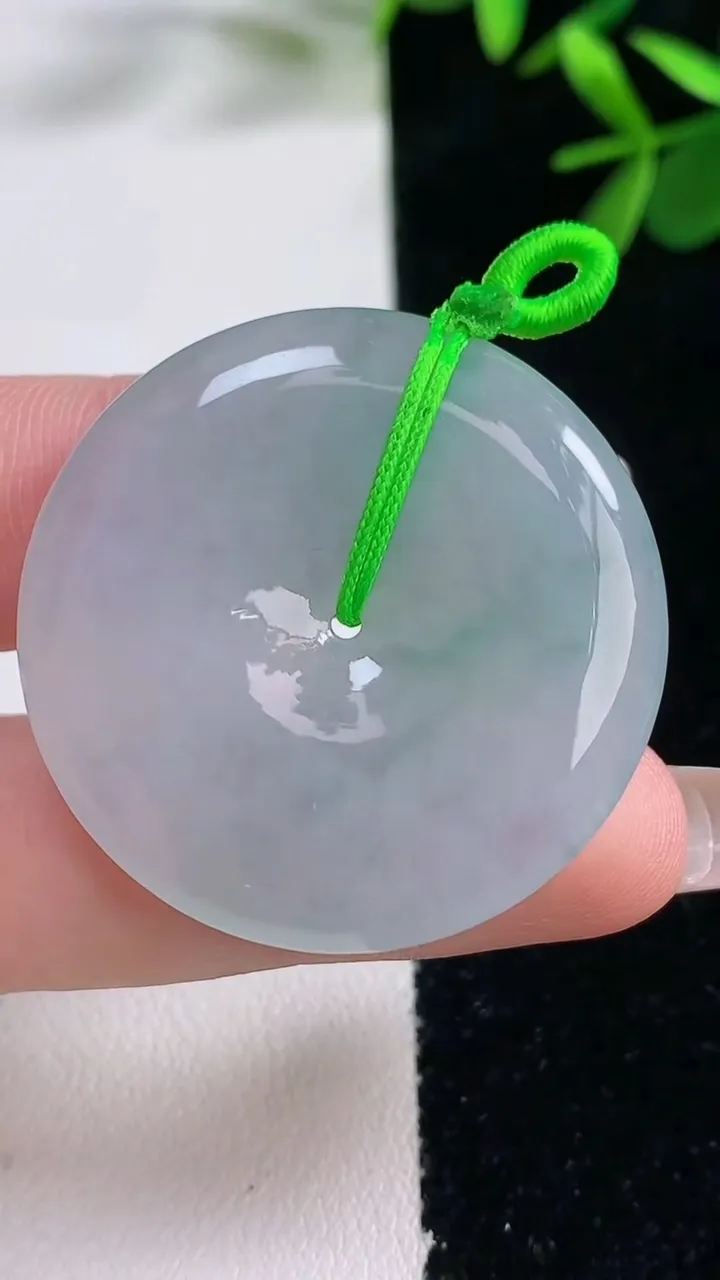 天然A货翡翠飘花平安扣吊坠，尺寸35-5.9，重量:16.13g
12月27日