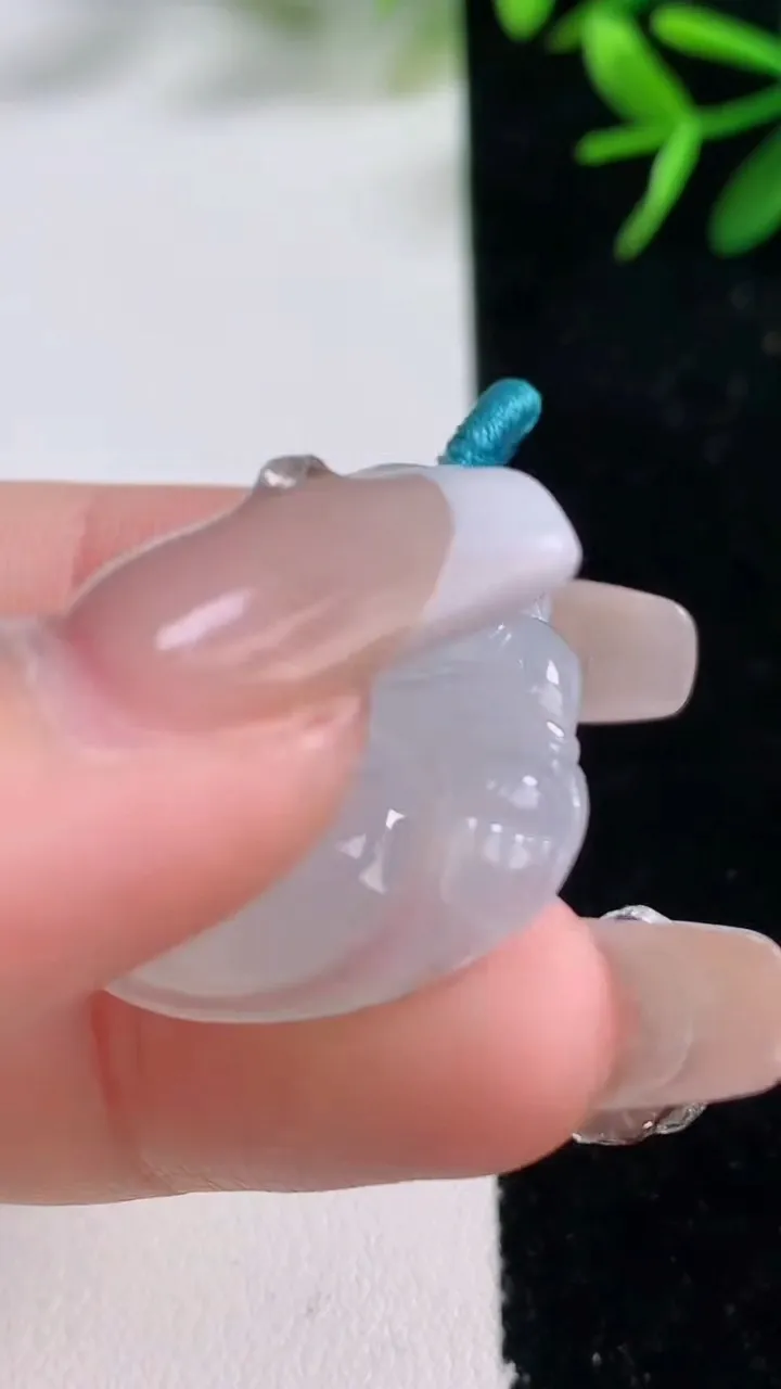 天然A货翡翠佛公吊坠，尺寸29-32-6.8，重量:8.91g
12月27日